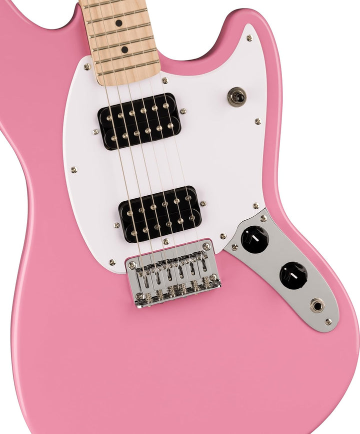 Squier by Fender Sonic Mustang® HH E-Gitarre, Griffbrett aus Ahorn, weisses Schlagbrett, Flash Pink