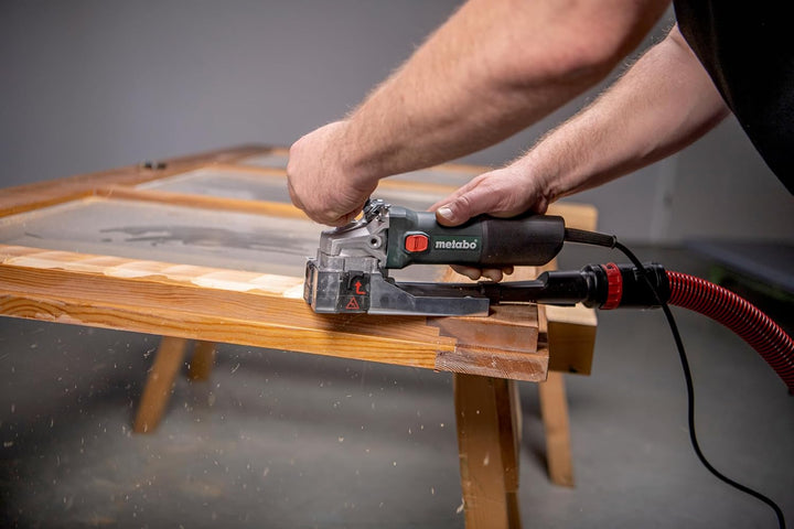 Metabo Lackfräse LF 850 S, zum Bearbeiten von unbehandeltem Holz, mit Metabox, Stufenlose Einstellun