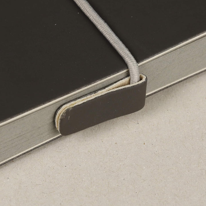 Clairefontaine 975438C - Skizzenbuch mit Fadenbindung, 64 Blatt Zeichenpapier PaintOn Grau 19x19 cm