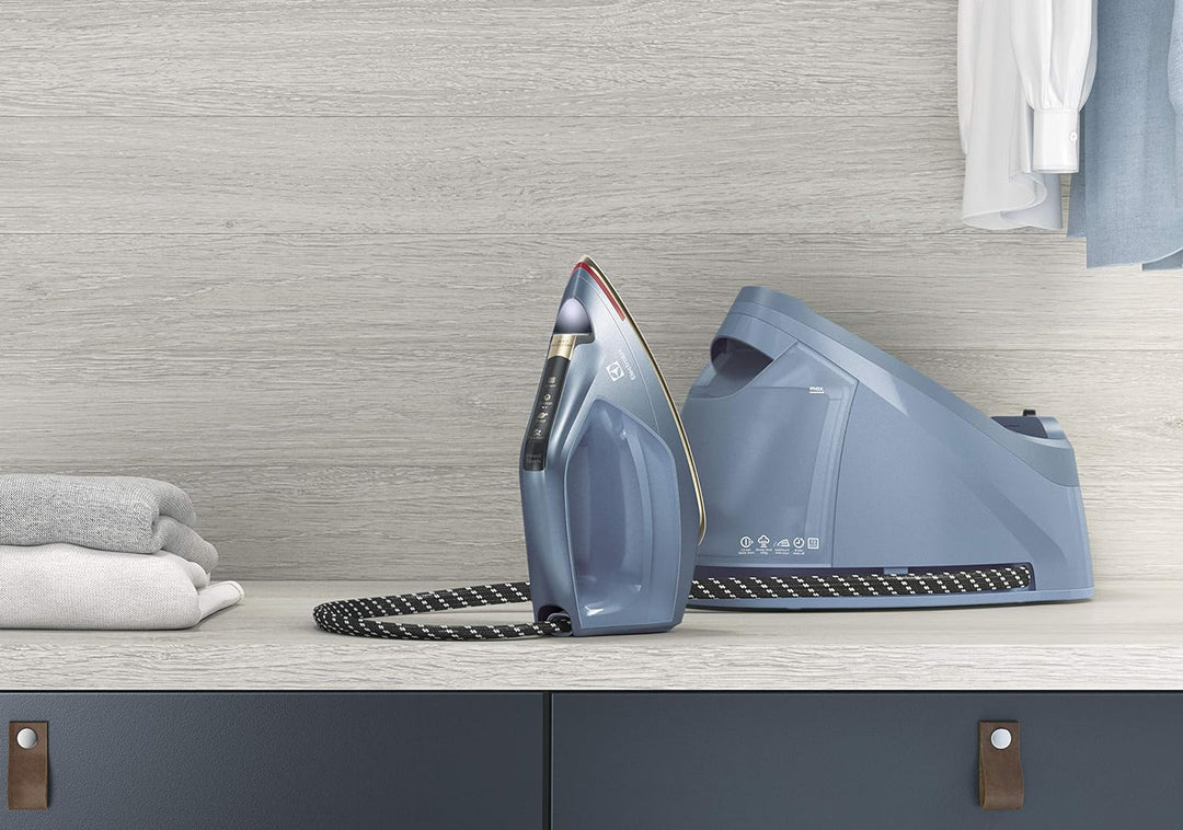 Electrolux 910 013 384 E8ST1-6DBM Renew 800 Bügeleisen mit Dampfstation, Stahl, Metallic Blau, Metal