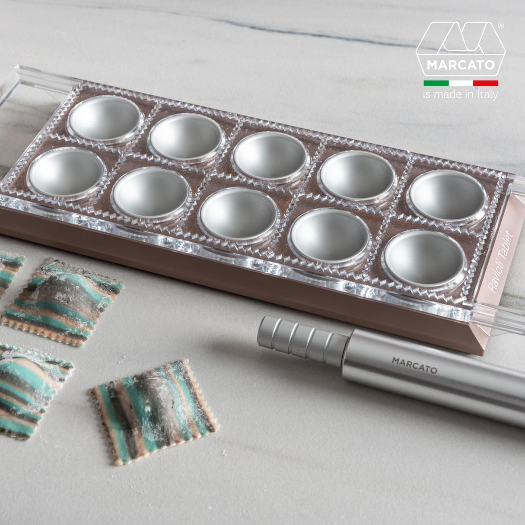 MARCATO Ravioli Tablet. Form für Ravioli Powder Rosa. Eloxiertes Aluminium. 20 x 10 x 2 cm. Einfache