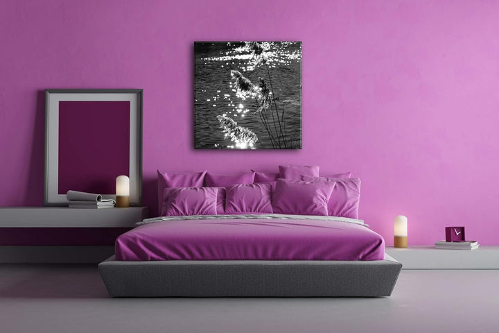 deyoli Schilf mit schimmernden Wasser im Format: 70x70 Effekt: Schwarz&Weiss als Leinwandbild, Motiv