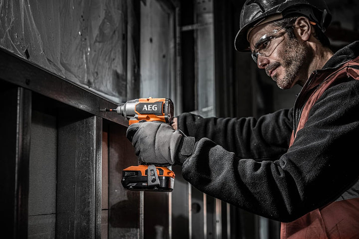 AEG 18 V Pro18V Brushless Akku-Kompakt-Schlagschrauber, BSS18C3B3-0, Drehmoment 350 Nm, ohne Akku u.