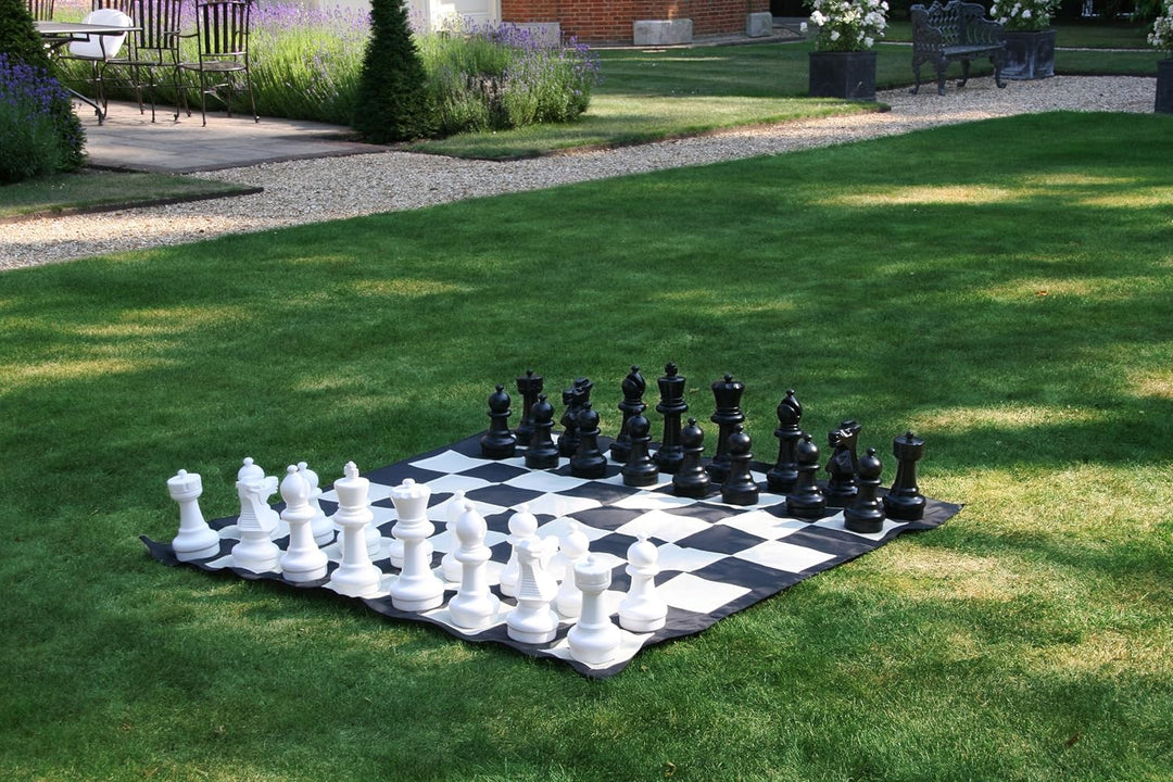 Übergames Garten Schach Figuren aus langlebigem PVC , für Freiland Garten und Parks