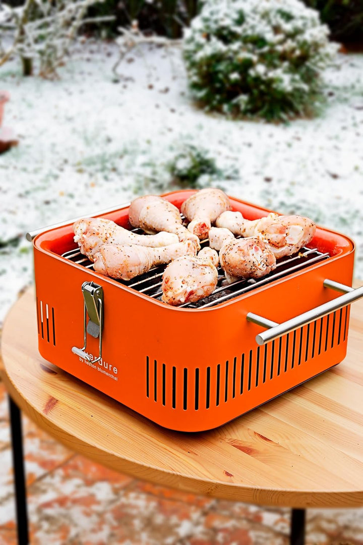 Everdure Cube Tragbarer Holzkohlegrill, Tischgrill, perfekte Heckklappe, Strand, Terrasse, oder Camp