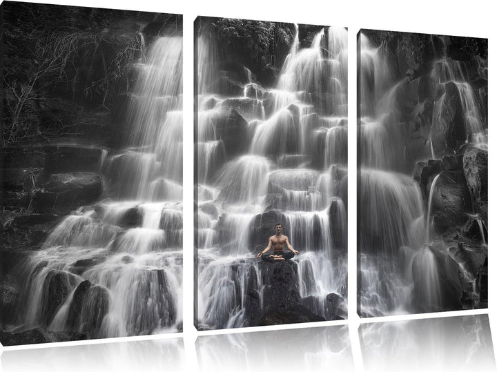 Pixxprint Yoga am Wasserfall in Bali als Leinwandbild/Grösse: 3 Teilig (120x80 cm) cm/Wandbild/Kunst