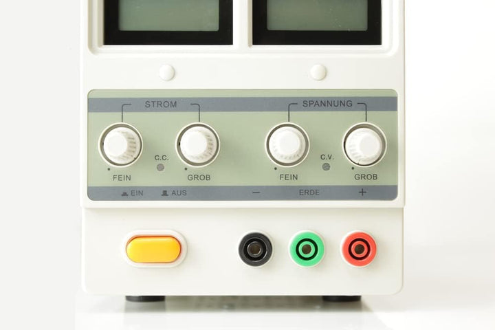 edi-tronic DC Labornetzgerät 0-30V 0-3A regelbar 2 LCDs beleuchtet Netzgerät regelbares Labornetztei