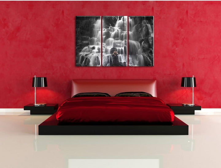Pixxprint Yoga am Wasserfall in Bali als Leinwandbild/Grösse: 3 Teilig (120x80 cm) cm/Wandbild/Kunst