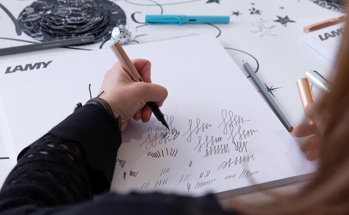 LAMY Lx Füllhalter 090 – Füller aus Aluminium eloxiert in der Farbe Marron (kastanienbraun) mit tran