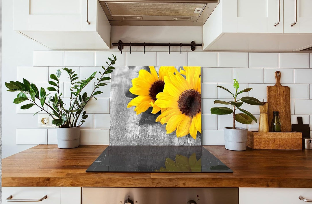 schöne Sonnenblumen auf Holztisch Herdabdeckplatte & Spritzschutz aus Echtglas | Für Herd-Kochfelder