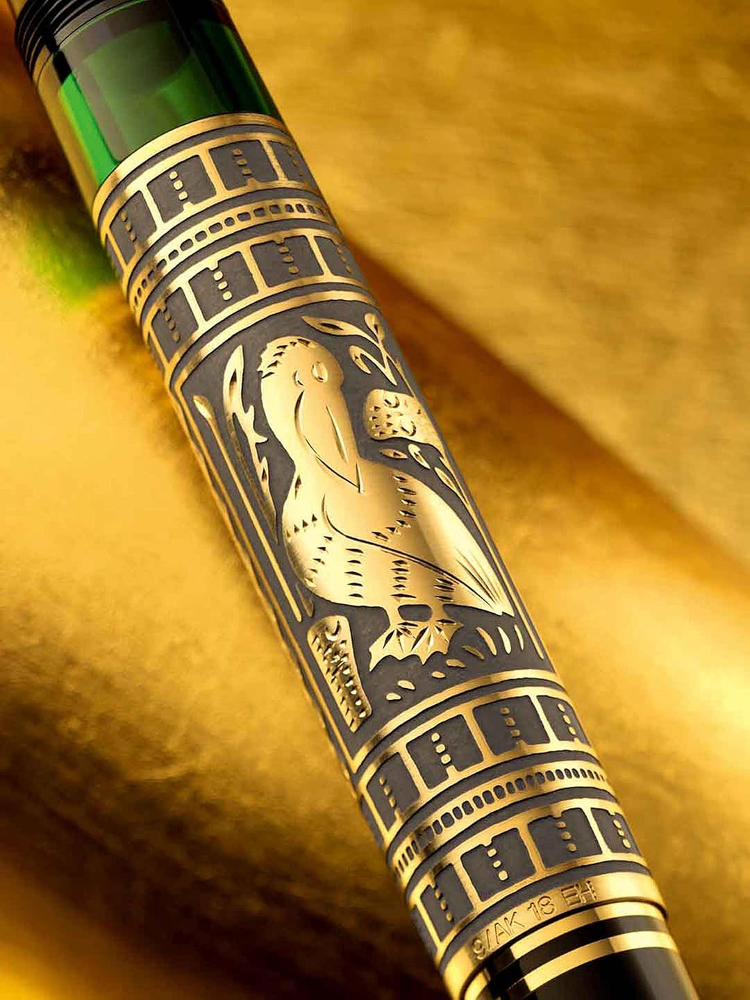 Pelikan Füllhalter Toledo 700, Schwarz, Feder EF (extra-fein), hochwertiger Kolbenfüller im Geschenk