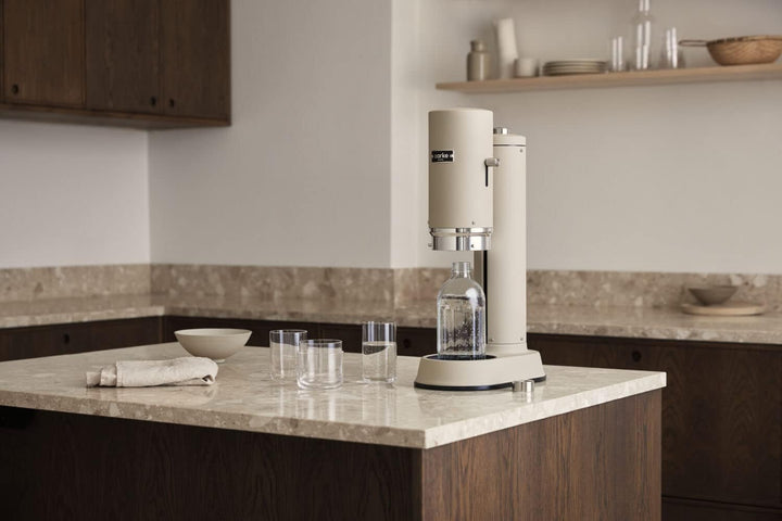 Aarke Carbonator Pro, Wassersprudler mit Glasflasche, Sand Finish, Sand