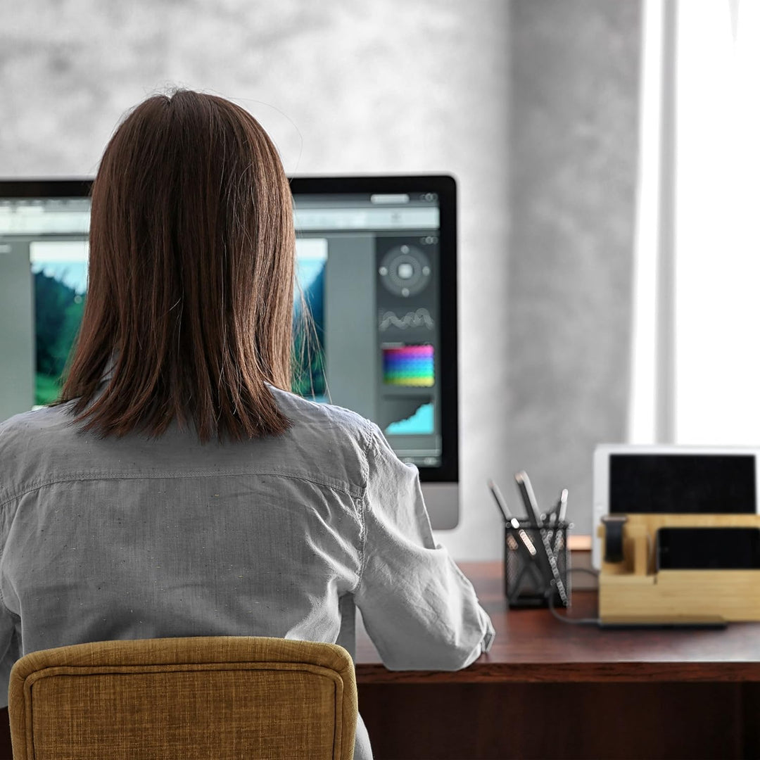 Relaxdays Ladestation, für Apple Watch, Bambus, HxBxT 15 x 21,5 x 15 cm, Handystation, Tablethalter,