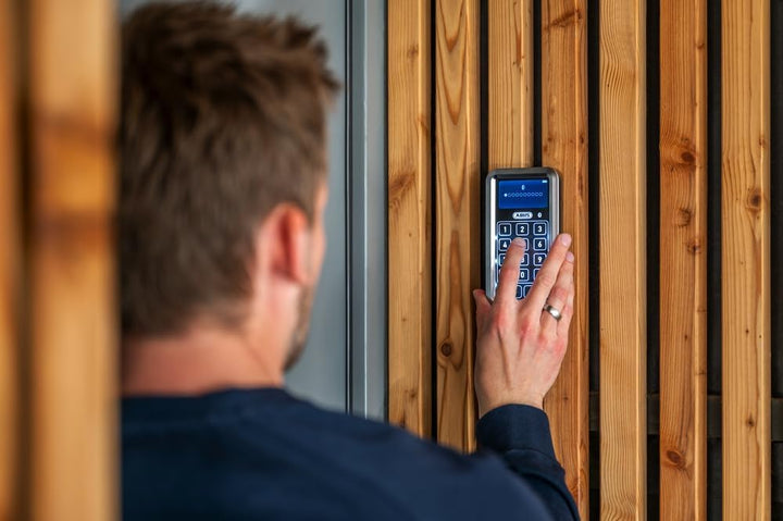 ABUS HomeTec Pro Bluetooth-Tastatur CFT3100 - Codeeingabe Zum Öffnen Der Haustür - Für Den HomeTec