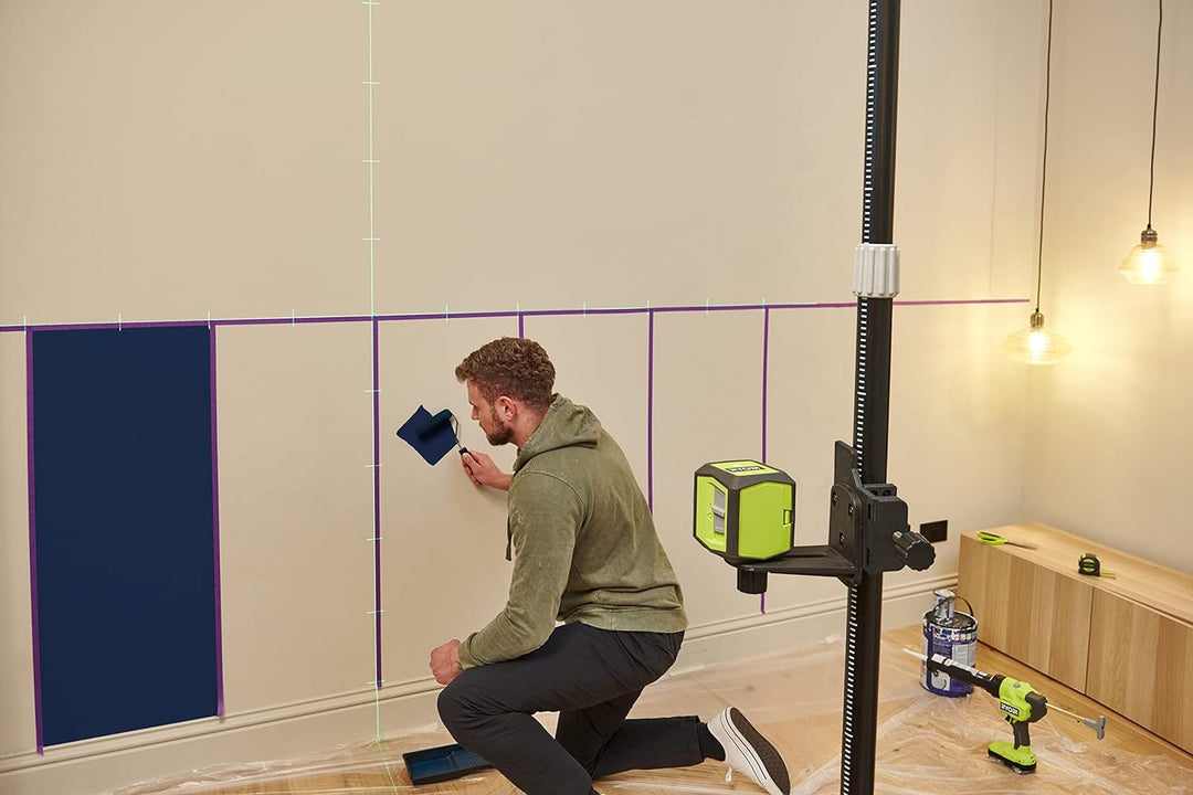 RYOBI batteriebetriebener Kreuzlinienlaser RBCLLG2 mit Skalamarkierung (15m, Selbstnivellierung 3°,