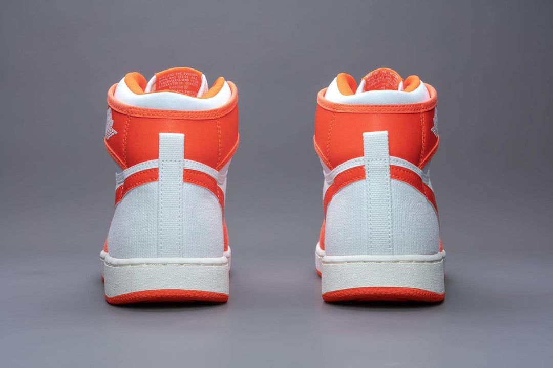 Nike Air Jordan 1 Mid, Herren-Turnschuhe, Volt Black Sail, 42.5 EU 43 EU Rush Orange Weiss Segel, 43