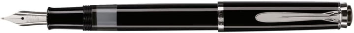 Pelikan Füllhalter Classic 205, Schwarz, Feder M (mittel), hochwertiger Kolbenfüller im Geschenk-Etu