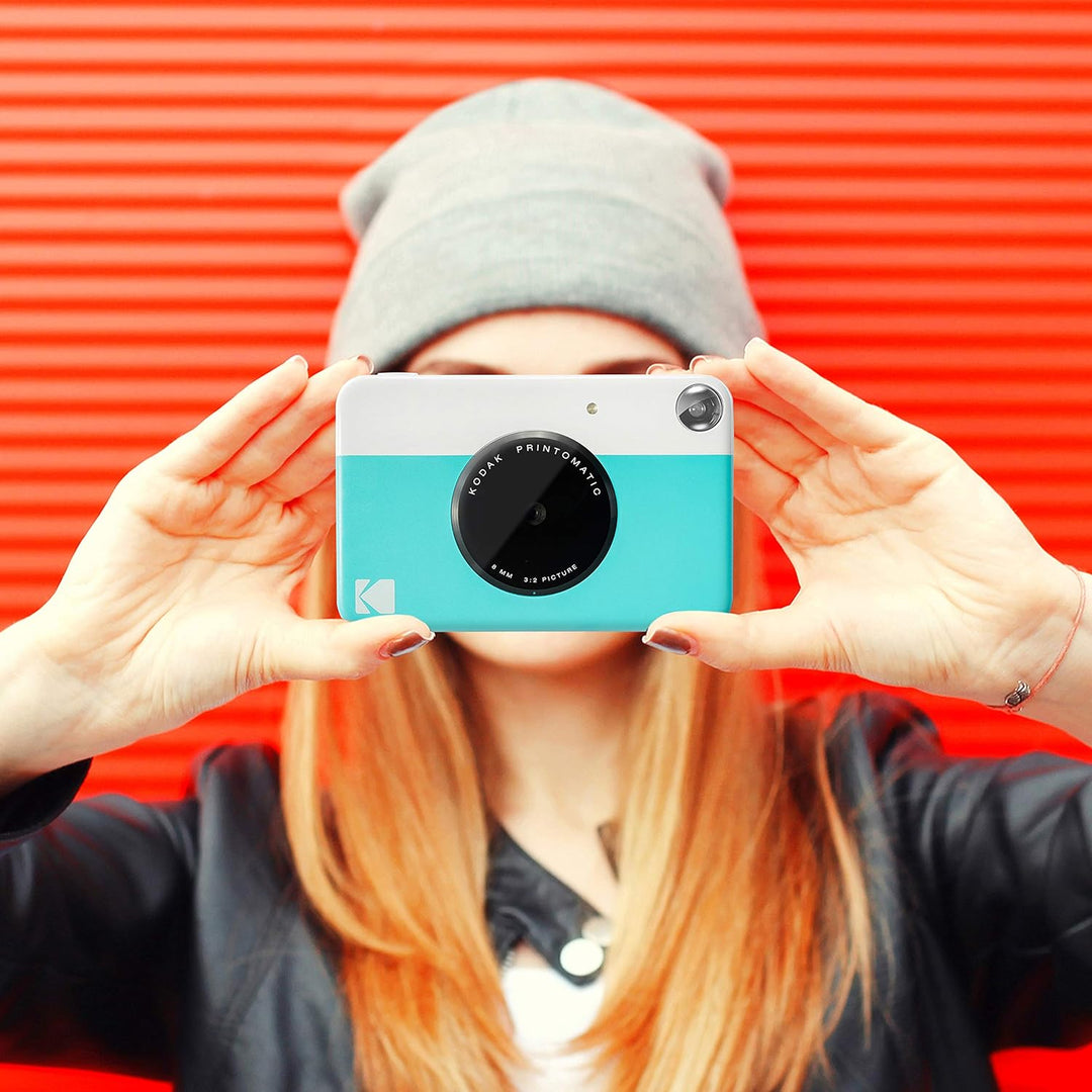 KODAK Printomatic Sofortbildkamera (Blau) Geschenkpaket + Zinkpapier (20 Blatt) + Deluxe-Etui + 7 lu