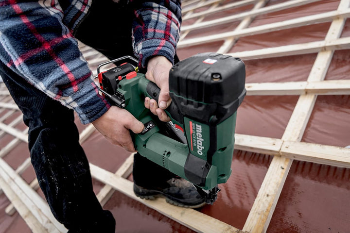 Metabo NFR 18 LTX 90 BL Akku-Nagler – 612090840 – 18 V – Mit Pneumatik-Schlagtechnik für vielseitige