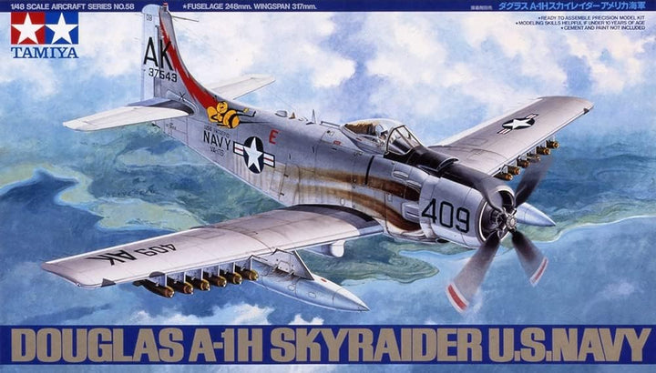 TAMIYA 300061058 - 1:48 WWII USN Douglas A1-H Skyraider, Mittel