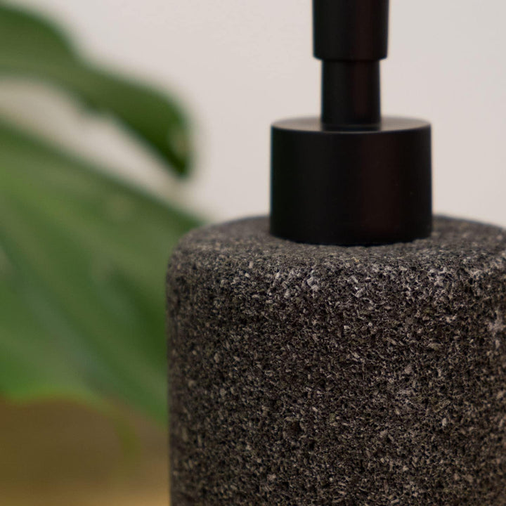 Stein Seifenspender 17 cm aus Lava schwarz Spülmittelspender poliert Seifendosierer Pumpspender Seif