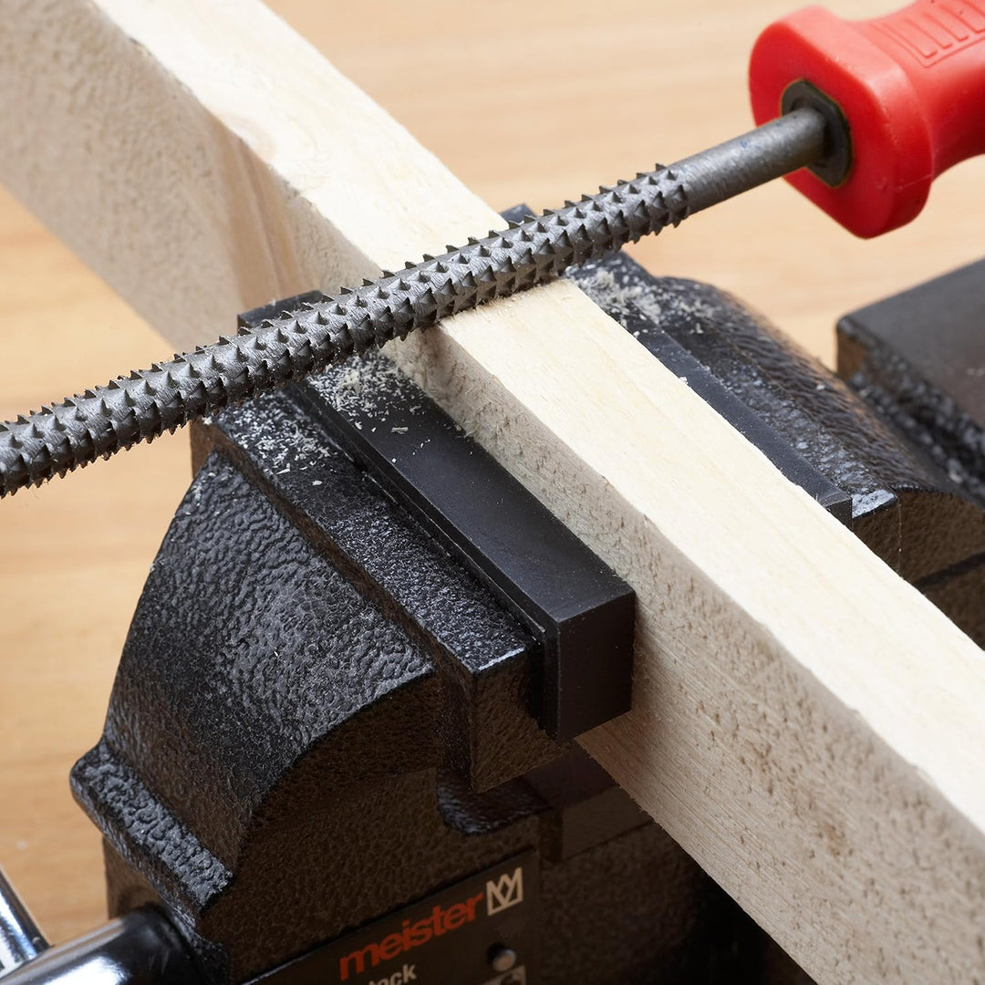 Meister Schraubstock - Drehbar - 125 mm Spannweite - Hochwertige Stahlbacken - Sicheres Fixieren von