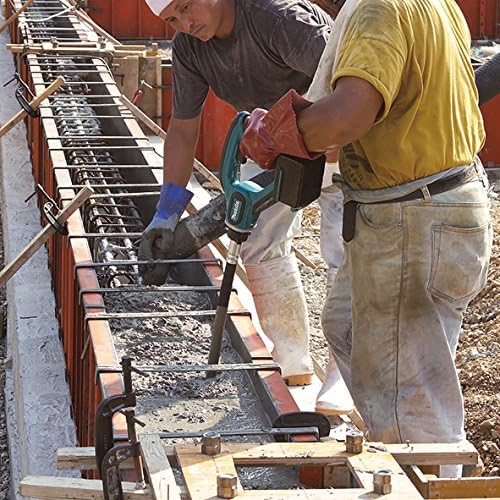 Makita Akku-Betonverdichter (18 V / 5,0 Ah, 2 Akkus) und Ladegerät im Transportkoffer, DVR450RTE