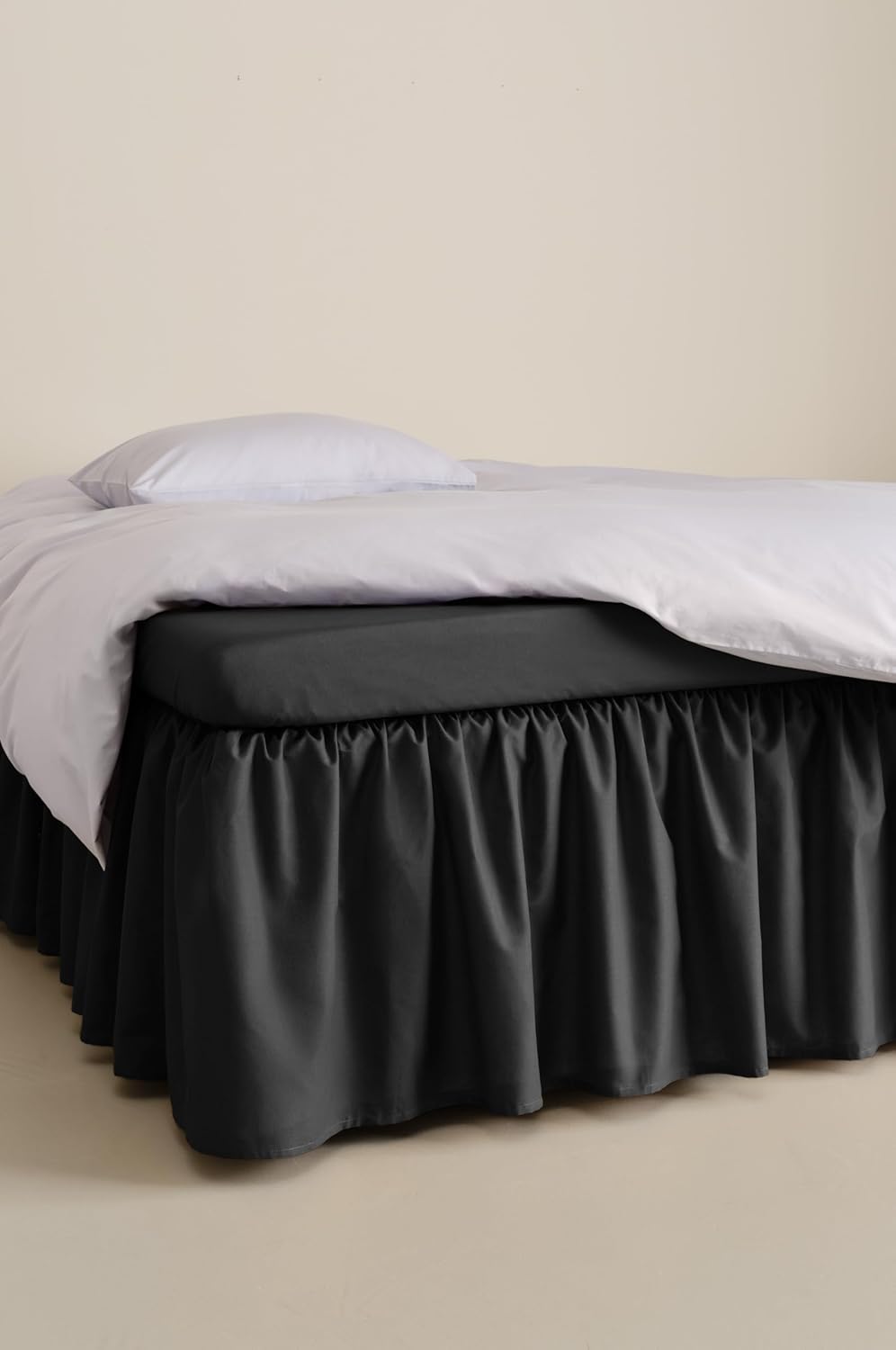 Jotex Zack Volant Betthusse - 100% hochwertige Bio-Baumwolle Bettrock, Höhe 45 cm - Schwarz, 180 x 2