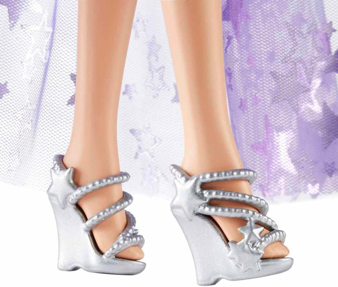 Barbie Ein Verborgener Zauber Puppe - Langhaarige Malibu Roberts Puppe mit schimmerndem Kleid, Zubeh