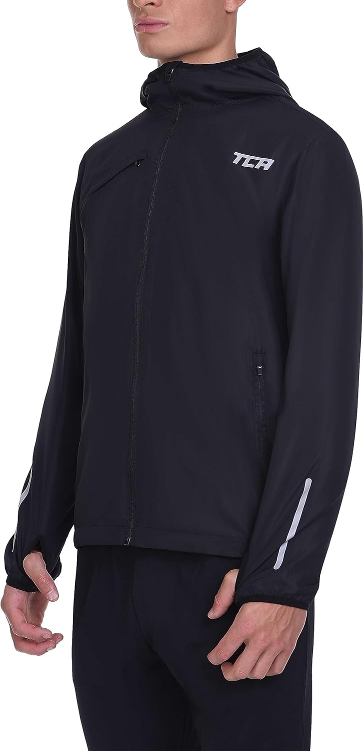 TCA Herren Lauf-Softshelljacke. Reflektierende atmungsaktive Packable-Jacke mit Reissverschlusstasch
