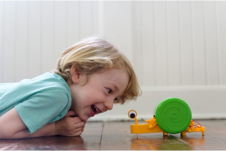 4M - KidzRobotix - Schnecken Roboter - Interaktives Lernen Experimentierkasten Lernspielzeug Robotik
