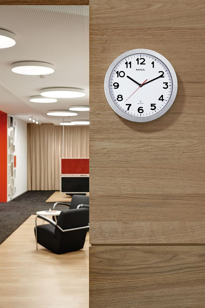 Maul Wanduhr MAULstep Ø 30 cm | Funkuhr mit automatischer Zeiteinstellung | ideal für Wohnzimmer, Sc