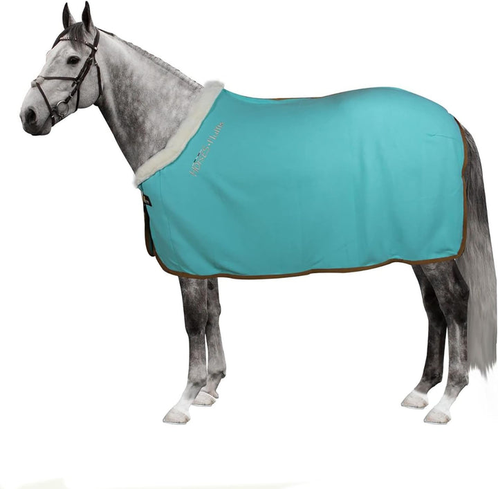 Horses, Flauschige Pile-Pferdedecke mit Pelleinsatz am Hals, für Spaziergänge ideal und bequem, mit