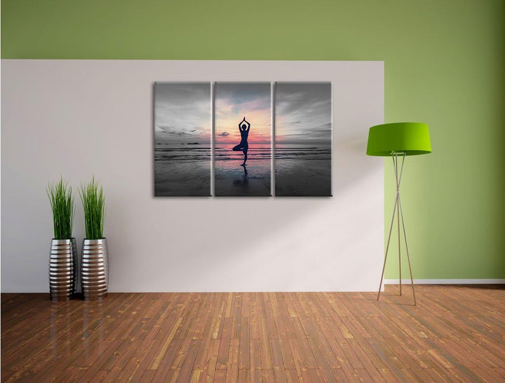 Pixxprint Yoga am Strand als Leinwandbild | Grösse: 3 Teilig (120x80) | Wandbild| Kunstdruck | ferti