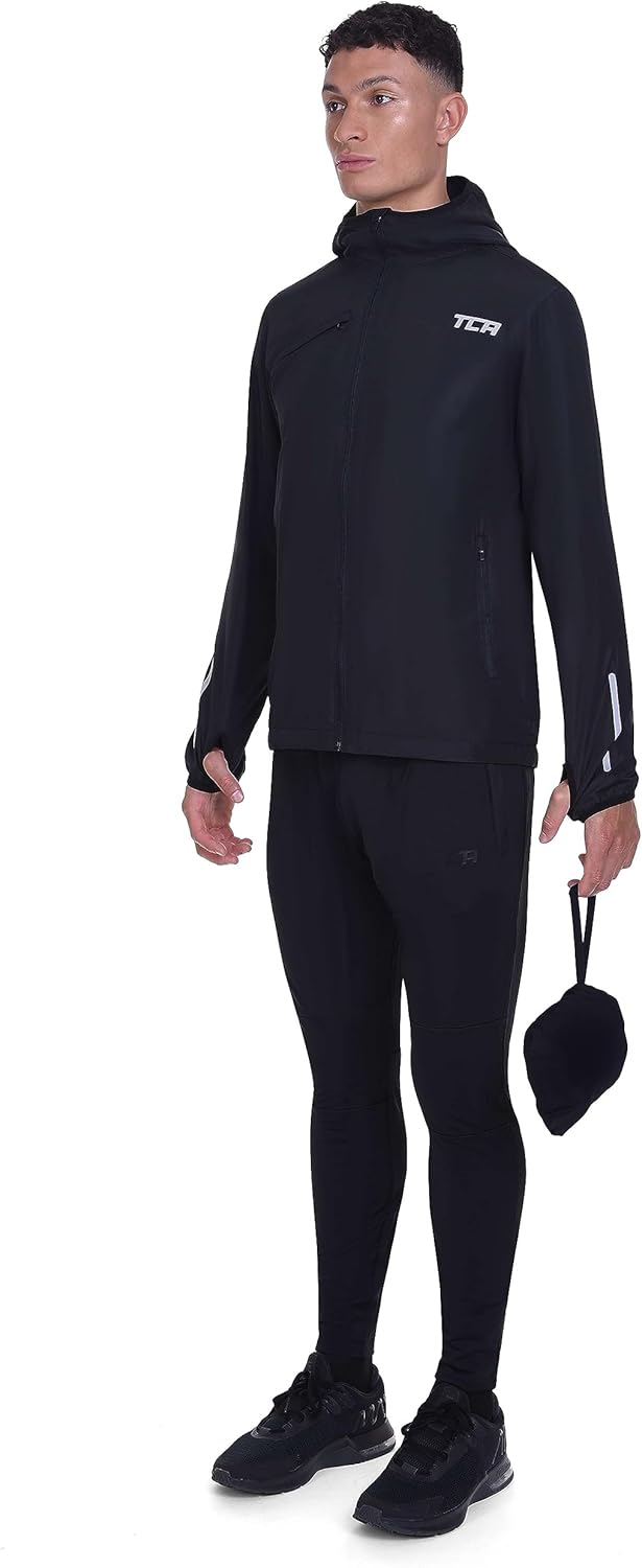 TCA Herren Lauf-Softshelljacke. Reflektierende atmungsaktive Packable-Jacke mit Reissverschlusstasch