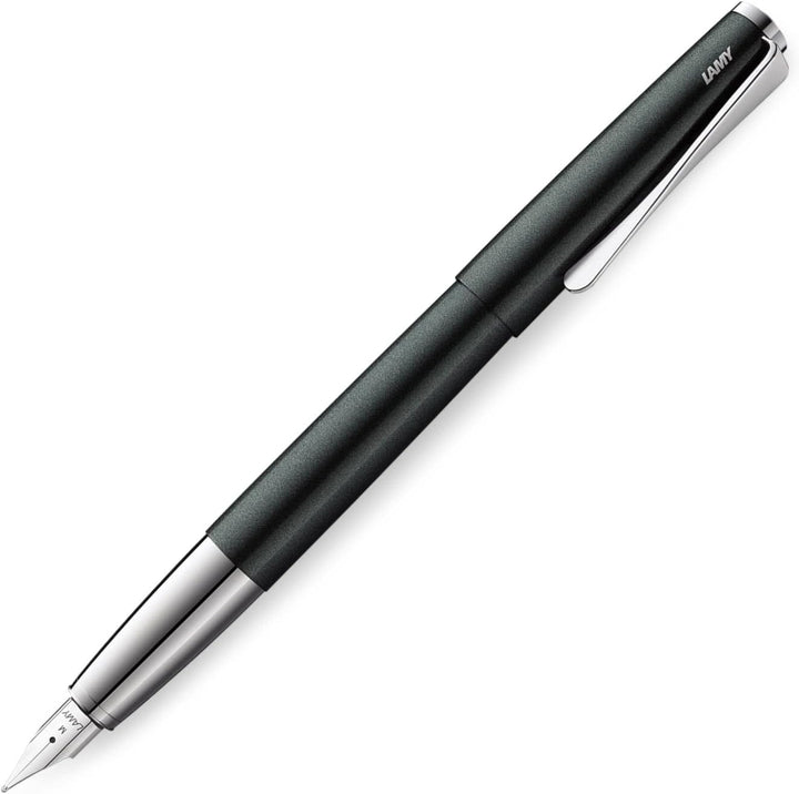 Lamy studio Füllhalter 069 - Füller aus Edelstahl in schwarz-grünem Lack-Finish mit einem polierten