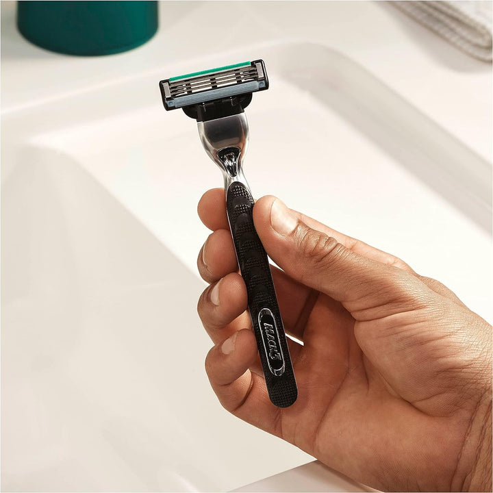 Gillette Mach3 Rasierer, mit 7 Rasierklingen, Briefkastenfähige Verpackung