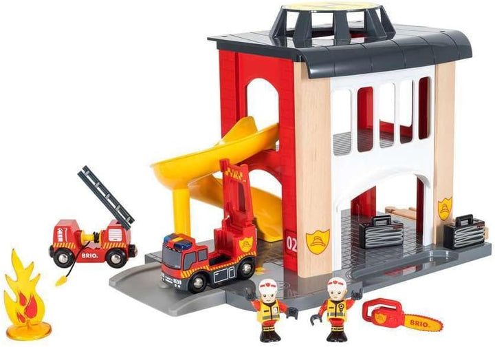BRIO World 33833 Grosse Feuerwehr Station - Feuerwache mit Feuerwehr-Einsatzfahrzeug & World 33835 G