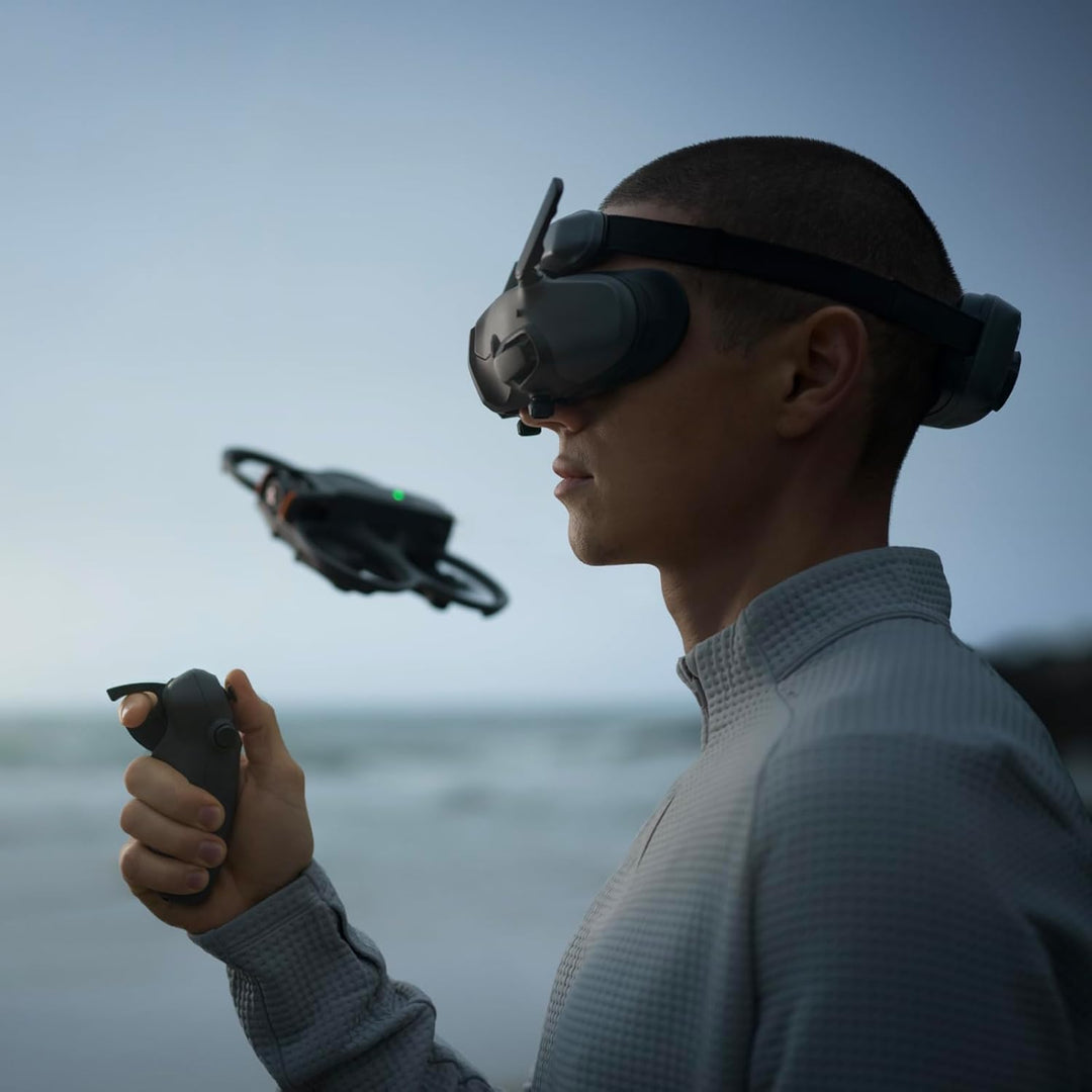 DJI RC Motion 3, FPV Smart-Fernsteuerung mit immersiver Bewegungssteuerung, kompakt und tragbar, One