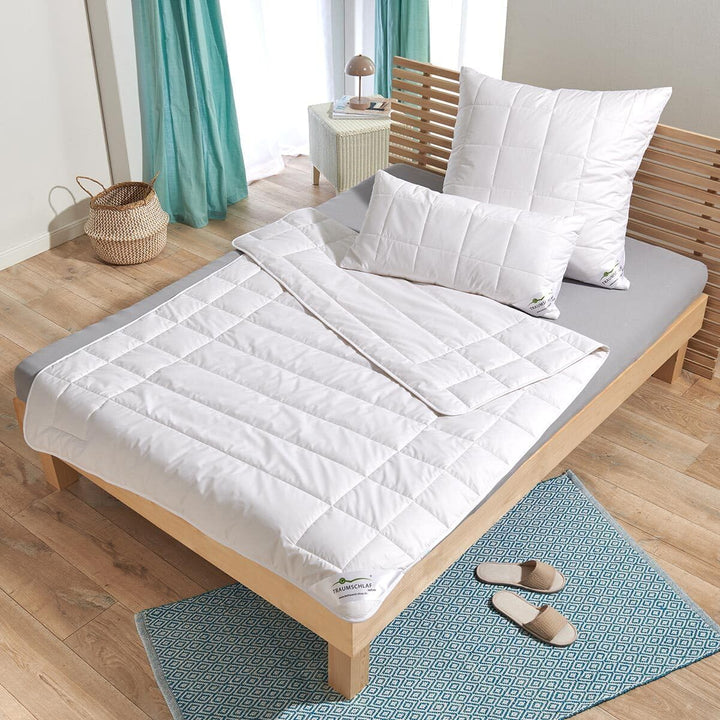 Traumschlaf Alpaka Bettdecke • Leichte Sommerbettdecke mit 100% Alpakawolle • Hochwertige Naturdecke