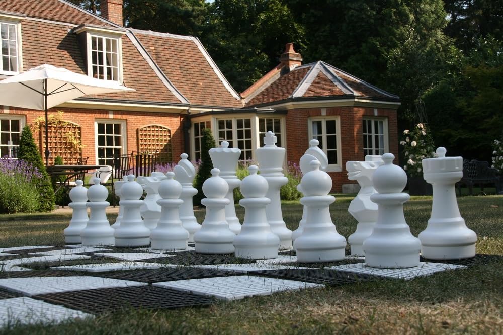 Übergames Garten Schach Figuren aus langlebigem PVC , für Freiland Garten und Parks