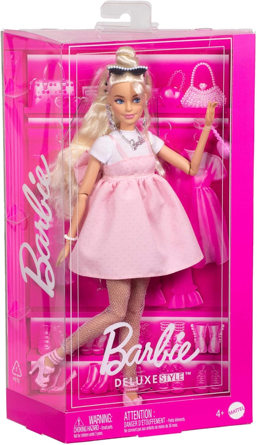 Barbie Deluxe Style-Puppe Nr. 3 mit Barbiecore-Outfit, blonden Haaren in hohem Dutt, pastellrosa Kle