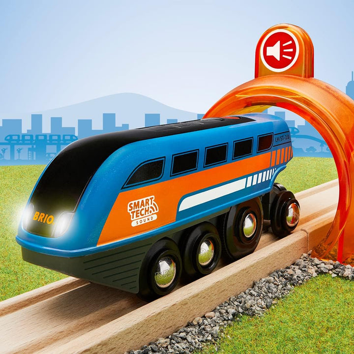 BRIO World 33971 Smart Tech Sound Lok mit Aufnahmefunktion Elektrischer Zug mit Tunnel Interaktives