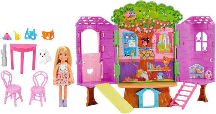 Barbie - Chelsea-Puppe und Baumhaus-Spielset mit Hündchen mit Möbeln, Rutsche und mehr als 10 Zubehö