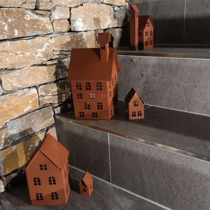 UNUS Deko Häuser 5er Set, Lichthäuser aus Metall für Garten, Terrasse, Balkon oder Zuhause (Rost), R