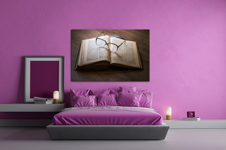 deyoli Lesebrille auf Literatur Format: 80x60 als Leinwandbild, Motiv fertig gerahmt auf Echtholzrah