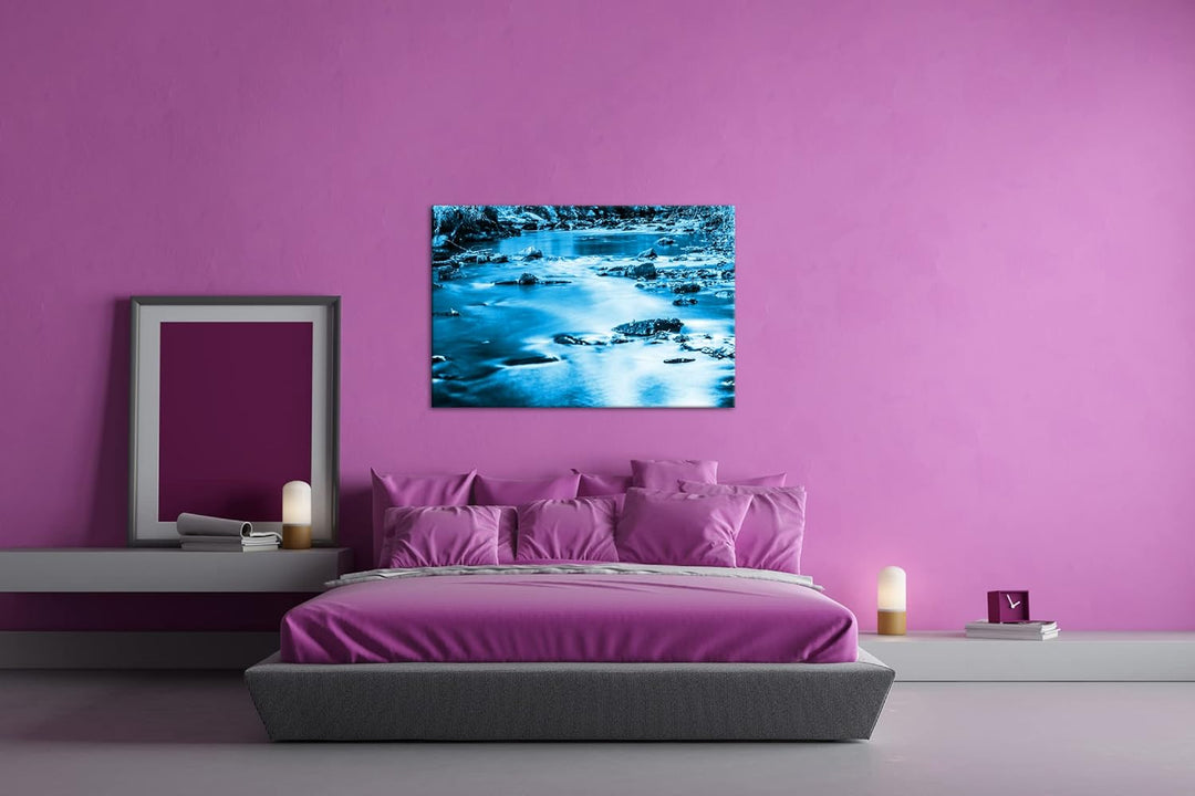 deyoli Traumhafter Bach im Licht Format: 80x60 Effekt: Monocrome Blau als Leinwandbild, Motiv fertig