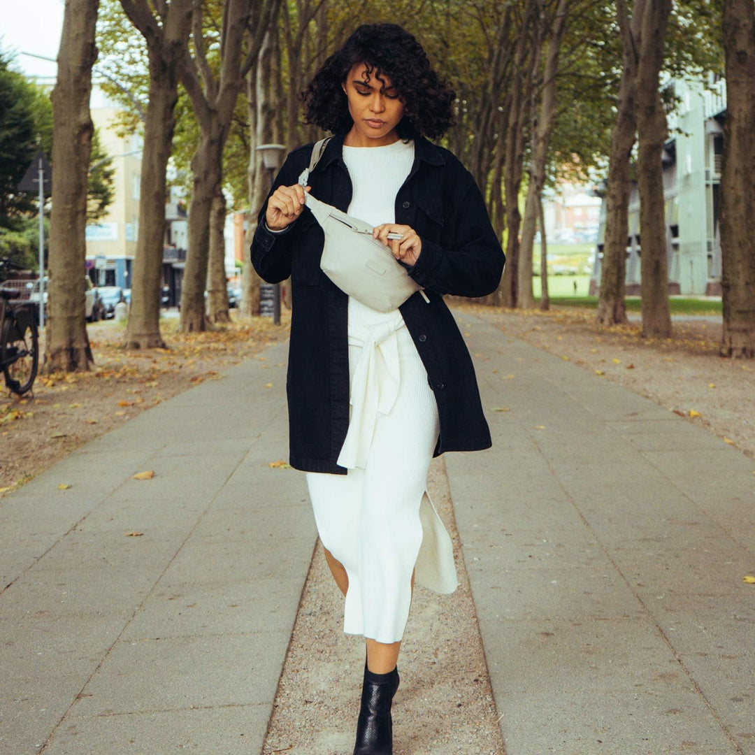 Expatrié Bauchtasche Damen Beige - Lucie - Mit Flexiblem Gurt & Schnellfach auf Rückseite - Veganes