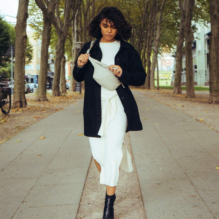 Expatrié Bauchtasche Damen Beige - Lucie - Mit Flexiblem Gurt & Schnellfach auf Rückseite - Veganes