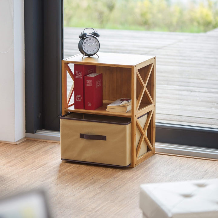 Relaxdays Regal Bambus mit Korb, 2 Ablagen, Holz Standregal, Badregal, Faltbox, HxBxT: 54 x 42 x 29